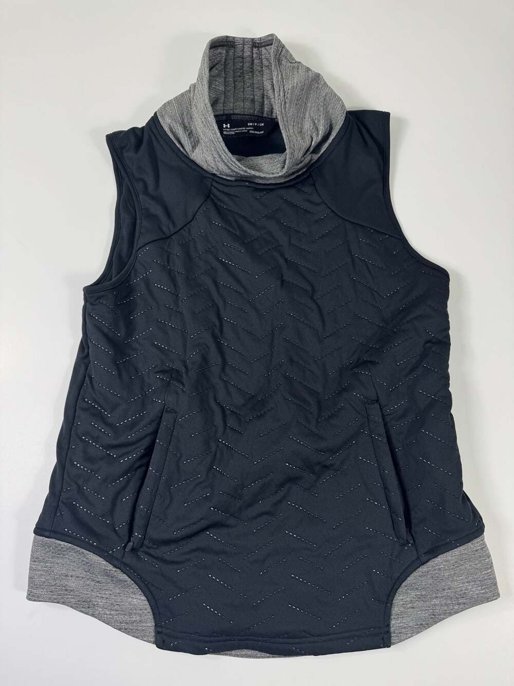 Under Armour ColdGear Reactor Vest Size SM Black Gray Quilted